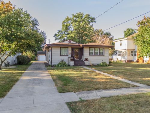 528 E 2nd St, El Paso, IL, 61738-1211 | Card Image