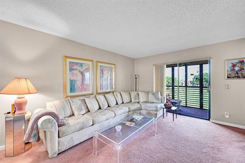 305-10101 Sunrise Lakes Blvd, Sunrise, FL, 33322-5838 | Card Image
