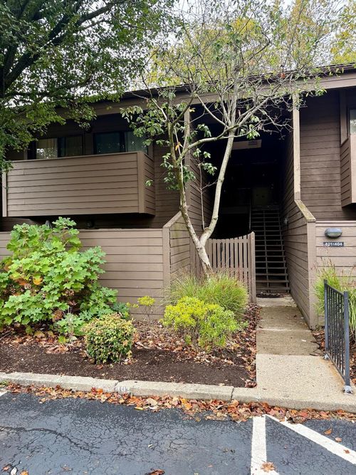 401-750 Shaker Dr, Lexington, KY, 40504-3745 | Card Image