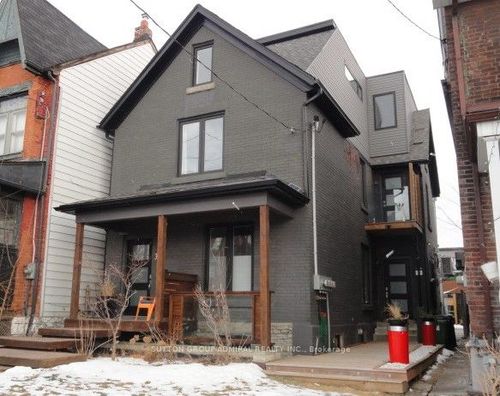 33 Edwin Ave, Toronto, ON, M6P3Z5 | Card Image