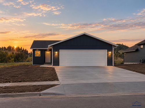 855 Country Rd, Rapid City, SD, 57701 | Card Image