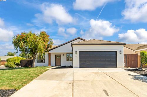 301 Lakespring Pl, Oakley, CA, 94561-3162 | Card Image