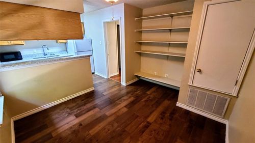 apt-103-1907 Robbins Pl, Austin, TX, 78705-5321 | Card Image