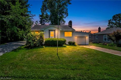 420 W Willowview Drive, Akron, OH, 44319 | Card Image
