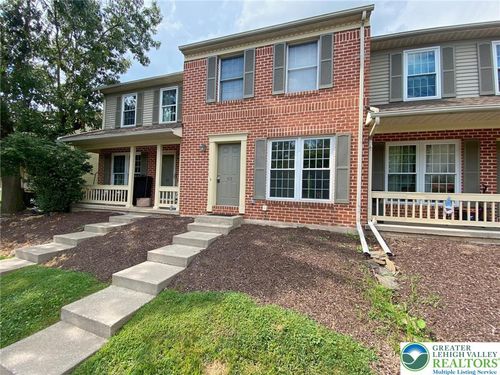515 Ponds Edge Ln, Allentown, PA, 18104-9204 | Card Image