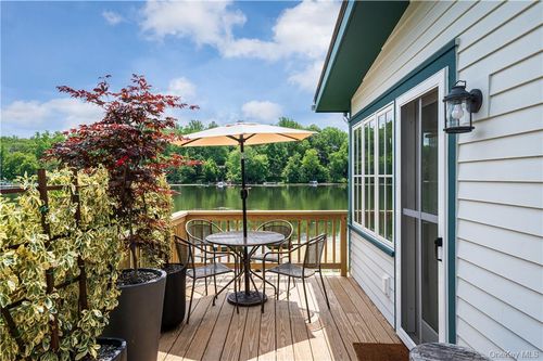 24 Cove Rd, South Salem, NY, 10590-1023 | Card Image