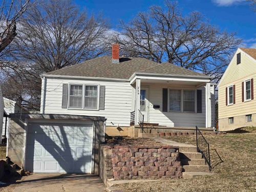 229 E 12th St, Concordia, KS, 66901-4311 | Card Image