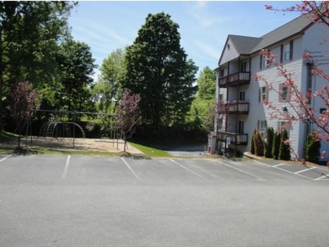 APT-206 - 7 Railroad Ave, Condo with 2 bedrooms, 1 bathrooms and null parking in Derry NH | Image 5