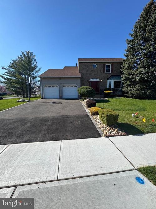 77 Princess Dr, North Brunswick, NJ, 08902-4104 | Card Image