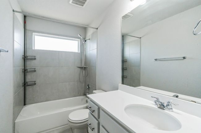 12003 Corsicana Trl, Condo with 4 bedrooms, 4 bathrooms and 4 parking in Manor TX | Image 11