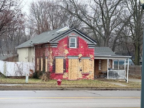 208 W Division St, Dowagiac, MI, 49047-1734 | Card Image