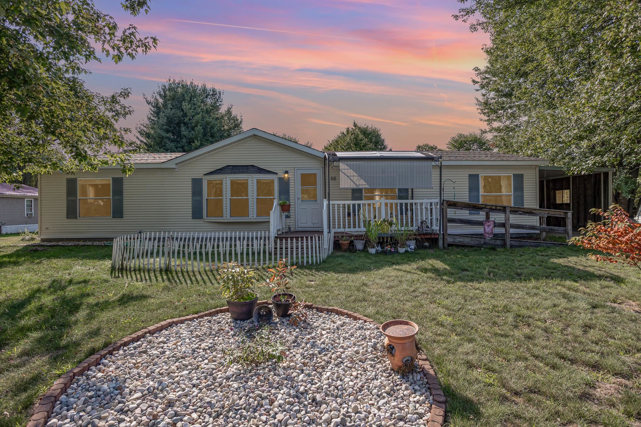 Shamrock Dr, Midland, MI 48640