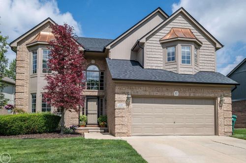 57667 Yorkshire Ct, Washington Township, MI, 48094-3563 | Card Image