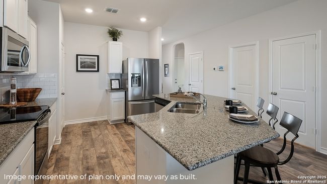 14815 Sabine Loop Rd, House other with 5 bedrooms, 4 bathrooms and null parking in San Antonio TX | Image 5