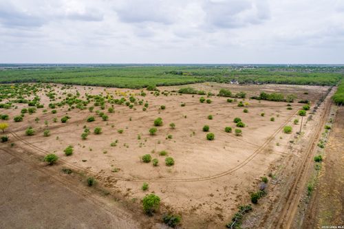 1277 County Road 138, Floresville, TX, 78114 | Card Image