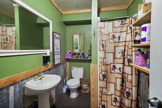 Man Cave Bathroom | Image 27