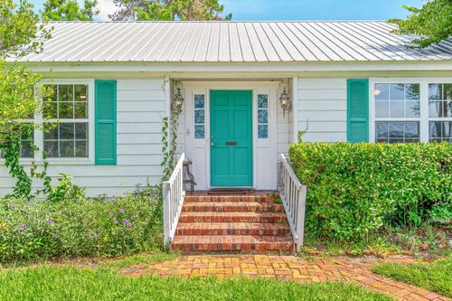 18 Ocean Ave, St Augustine, FL, 32084-2813 | Card Image