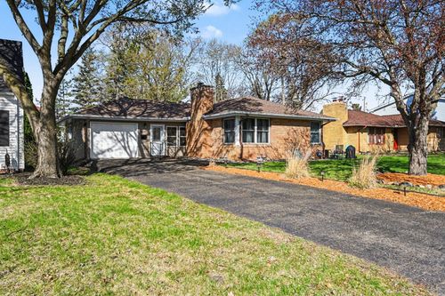 4527 Lakeland Ave N, Robbinsdale, MN, 55422-1128 | Card Image