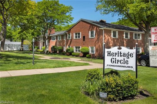 104s-2854 Pease Dr, Rocky River, OH, 44116-3242 | Card Image
