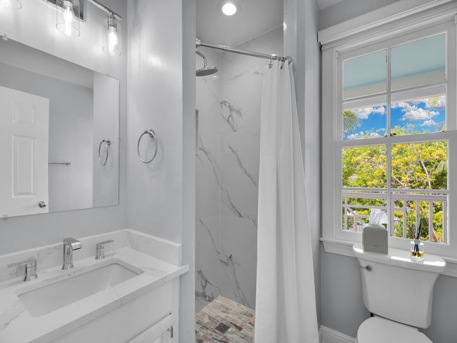 Guest bathroom | Image 28