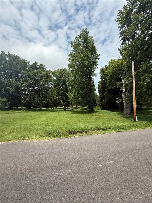 6651 Old Hinkleville Rd, Paducah, KY, 42001-9526 | Card Image