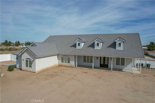 14042 Estero Rd, Victorville, CA, 92392-9258 | Card Image