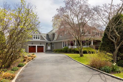 16 Middle Dr, Manhasset, NY, 11030-1415 | Card Image