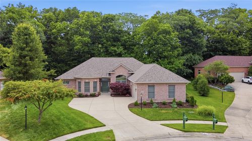 1901 N Regent Park Dr, Bellbrook, OH, 45305-1384 | Card Image