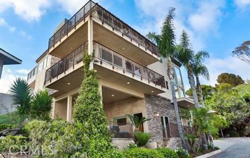 31736 Seacliff Dr, Laguna Beach, CA, 92651-7001 | Card Image