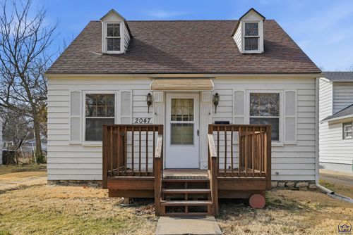 2047 Sw Lincoln St, Topeka, KS, 66604-3069 | Card Image