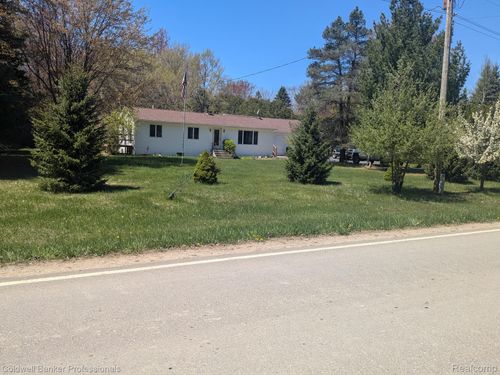 1941 N Thomas Rd, Bad Axe, MI, 48413-9616 | Card Image