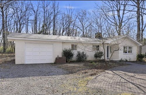 233 Nordwin Drive, Winston-Salem, NC, 27104 | Card Image