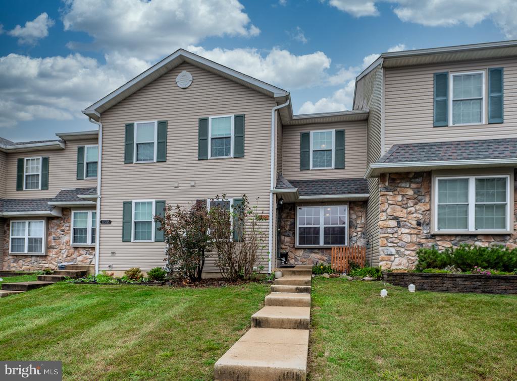 Pin Oak Dr, Perkiomenville, PA 18074
