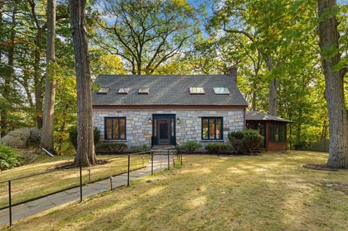 119 Cross Ln, Beverly, MA, 01915-3825 | Card Image