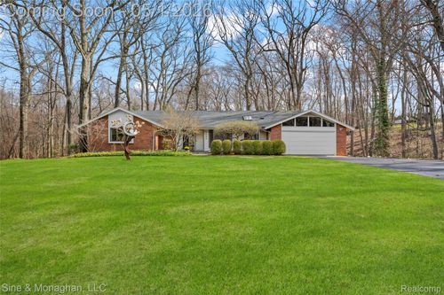 1466 Sodon Ct, Bloomfield Hills, MI, 48302-2353 | Card Image