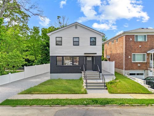 15703 Locke Ave, Whitestone, NY, 11357-2743 | Card Image