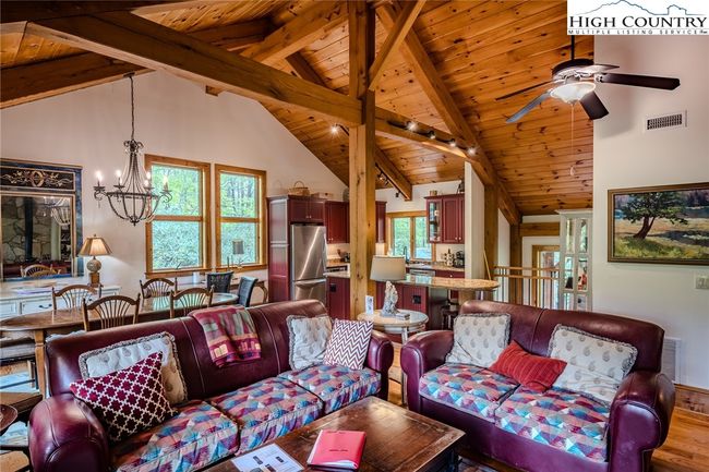 Vaulted Ceilings | Image 23