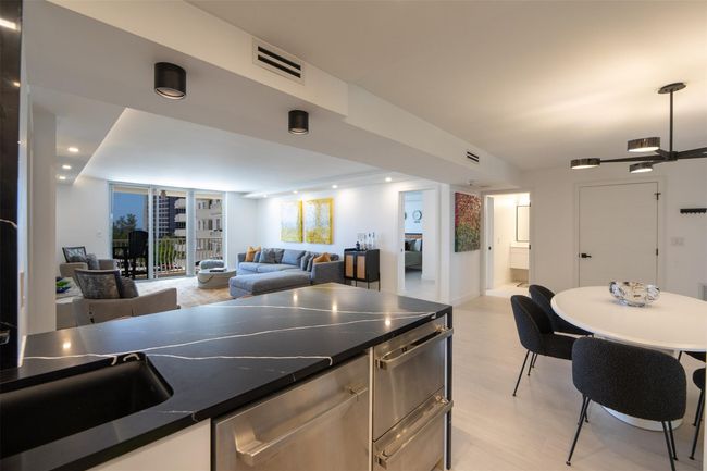 APT-404 - 1 Las Olas Cir, Condo with 2 bedrooms, 2 bathrooms and null parking in Fort Lauderdale FL | Image 13
