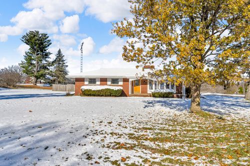 5480 White Rd, Cement City, MI, 49233-9537 | Card Image