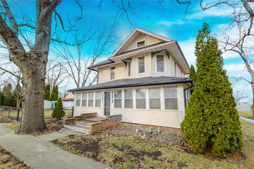 1301 Maple St, Dallas Center, IA, 50063-7751 | Card Image