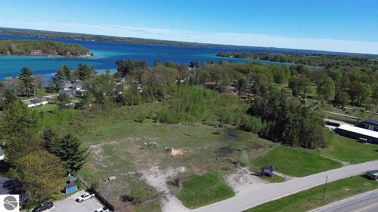 875 Green St, Elk Rapids, MI 49629