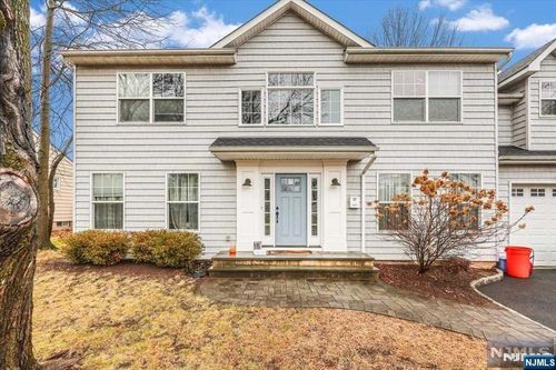 97 Roxbury Rd, Dumont, NJ, 07628-1121 | Card Image