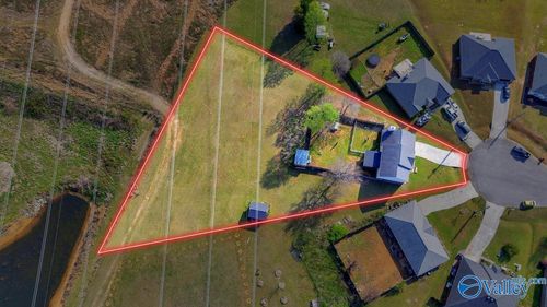 124 Vandenberg Ln, Harvest, AL, 35749-9360 | Card Image