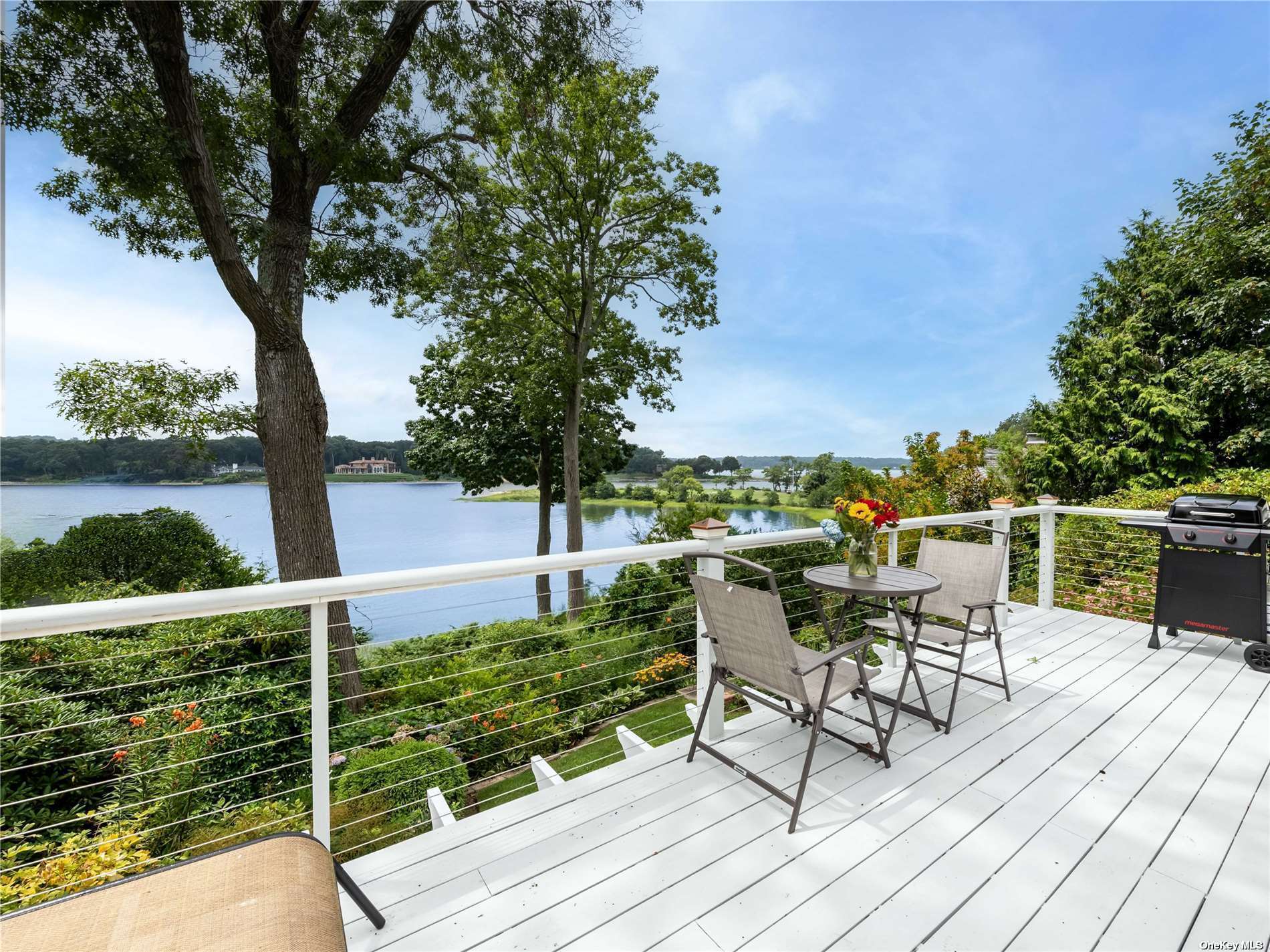 Bay Ave, Halesite, NY 11743