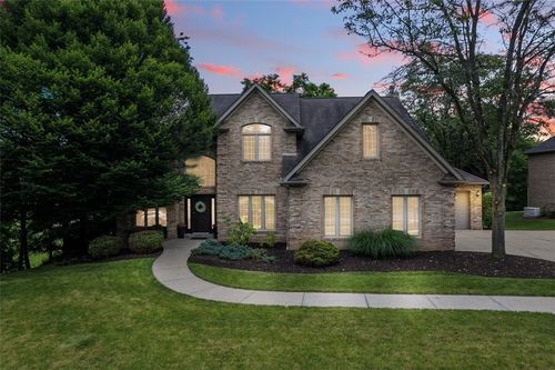 7052 Bennington Woods Dr, Pittsburgh, PA, 15237-6374 | Card Image