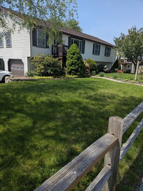 4 Eastern Ave, Webster, MA, 01570-2001 | Card Image