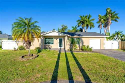 1120 Sw 128th Dr, Davie, FL, 33325-5569 | Card Image