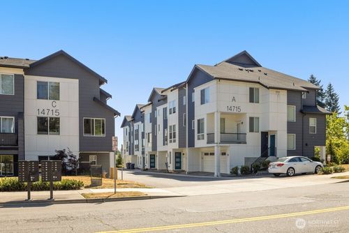 apt-a4-14715 Admiralty Way, Lynnwood, WA, 98087-5985 | Card Image