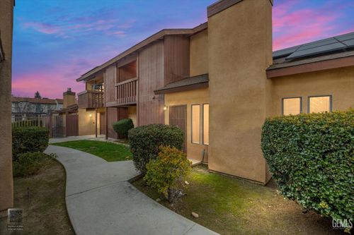 e-5551 Midsummer Dr, Bakersfield, CA, 93308-2994 | Card Image