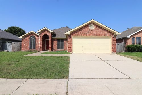 6100 Harwood Crossing Dr, Arlington, TX, 76018-3154 | Card Image